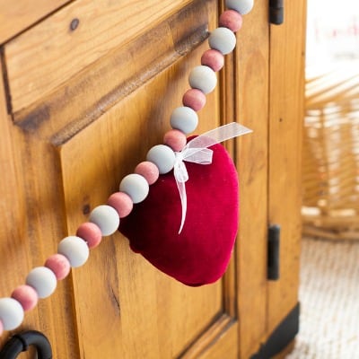 How to Make a Valentine Garland with Velvet Covered Hearts