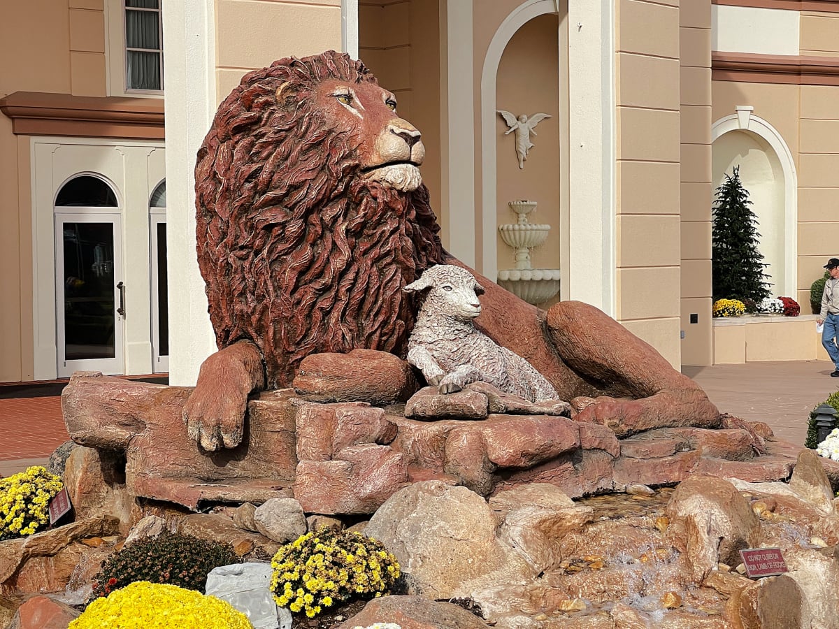 visiting lancaster county in the fall statue of lion and lamb
