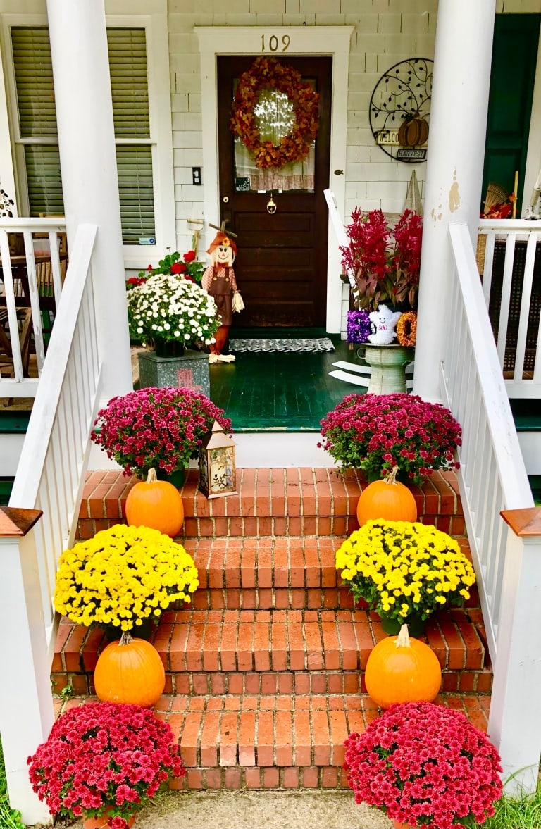 tuesday turn about 124 last minute fall mums and pumpkins on porch steps