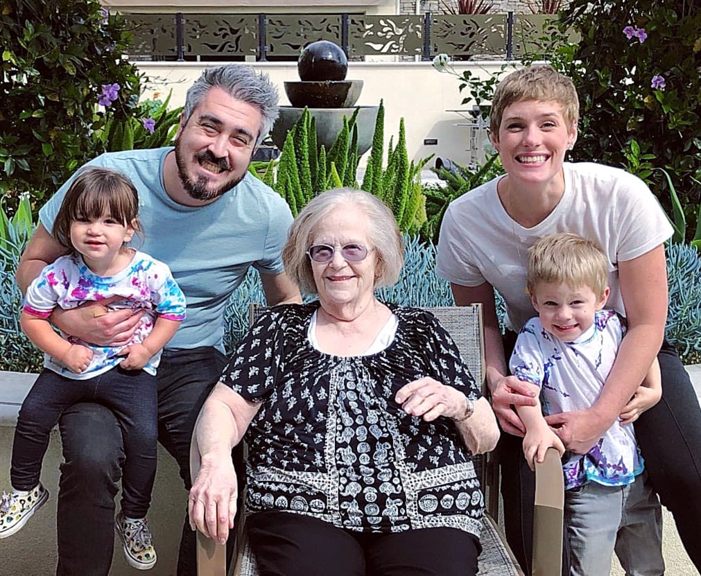 family picture with grandma grandkids and great grandkids