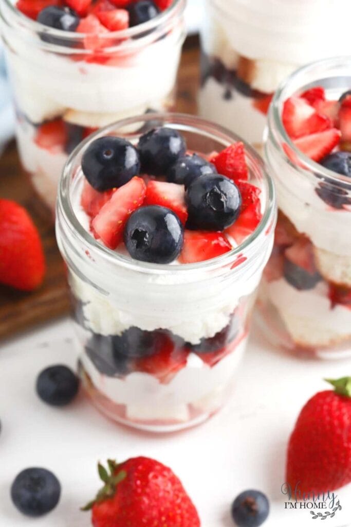 tuesday turn about 156 patriotic treats blueberry and strawberry parfait in jar with cream and cake