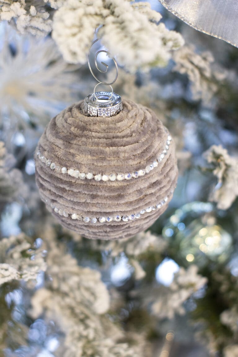 How to Make Velvet Christmas Ornaments Two Ways