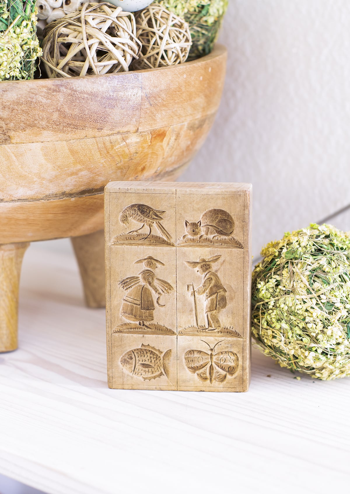 apartment living room spring decor wooden mini cookie mold with moss ball