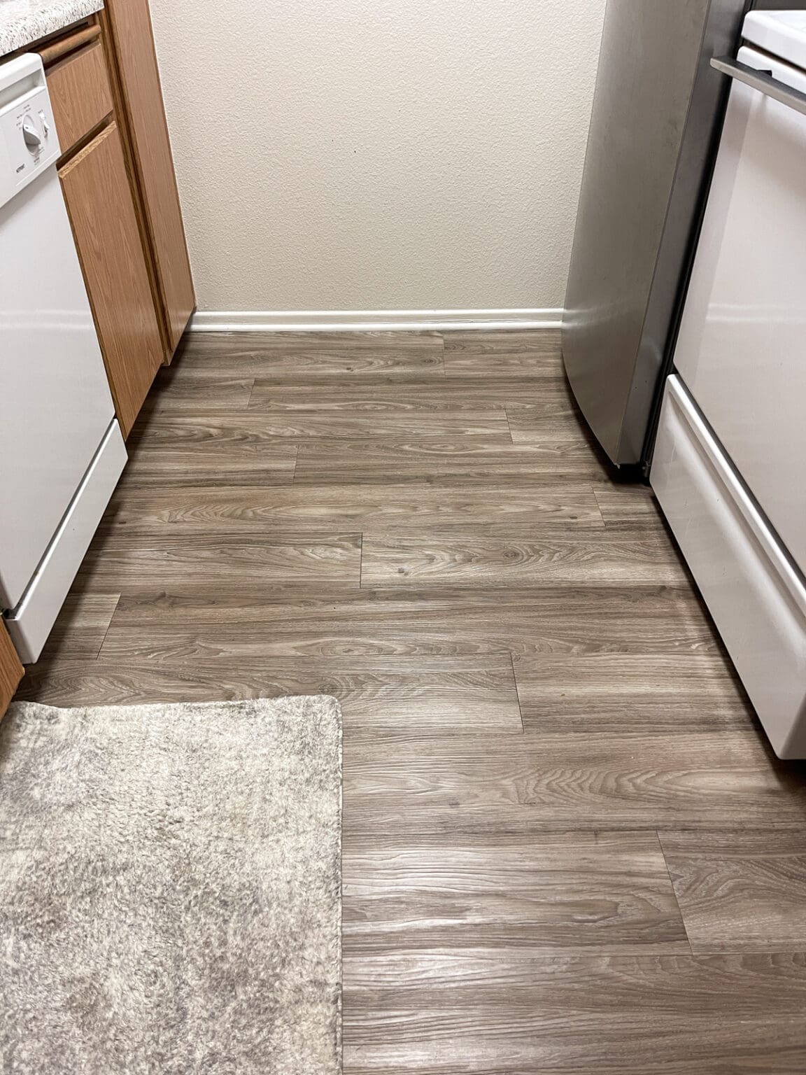 How to Deep Clean Vinyl Plank Flooring the Easy Way