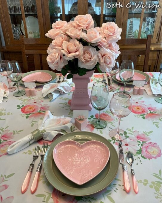 tuesday turn about 238 heartfelt fun valentine tablescape